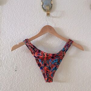 Beach Riot swimsuit bottoms *red floral* size Large